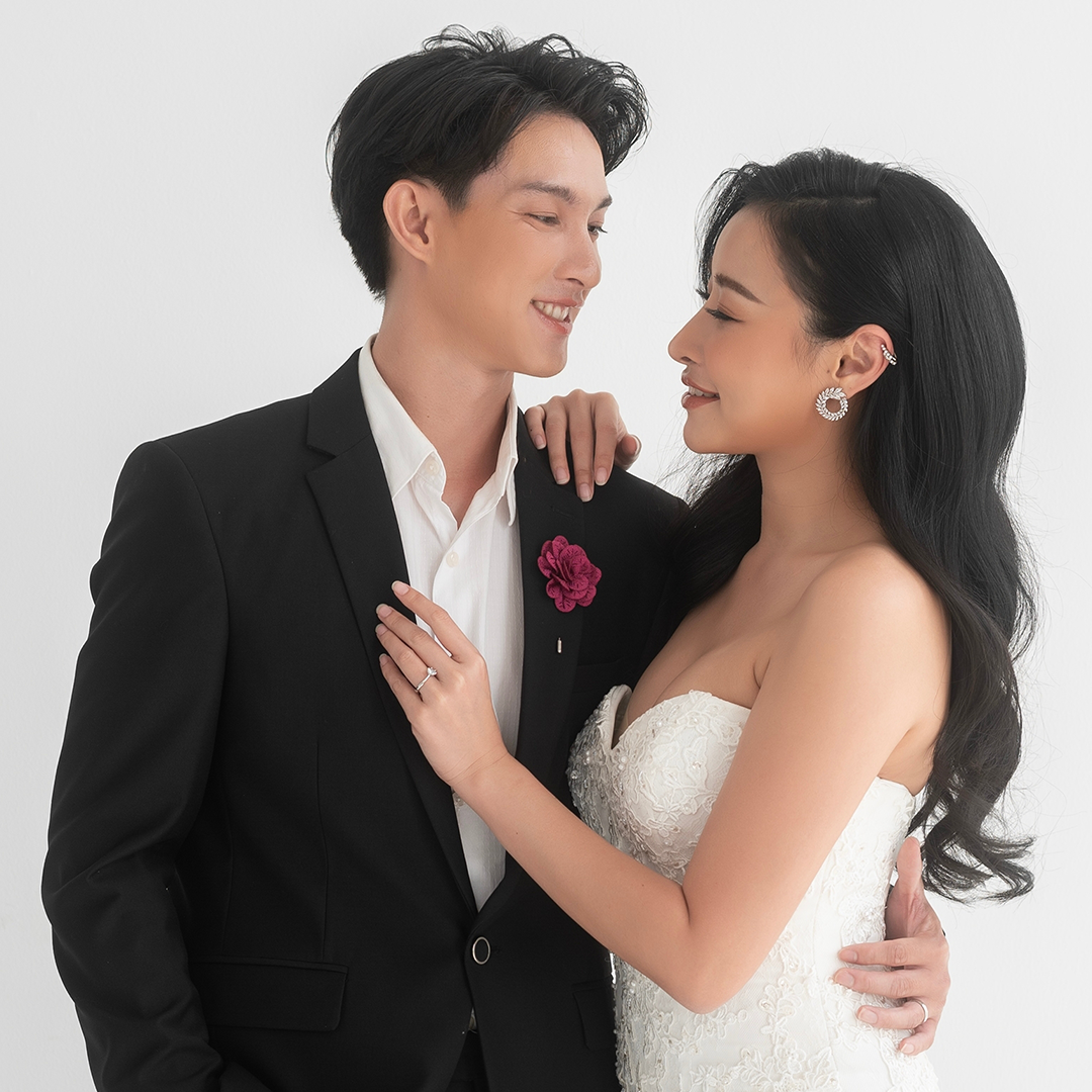 ENGAGEMENT RINGS ENGAGEMENT RINGS